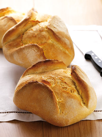 Pane di semola Kronos fresco. Panificio artigianale italiano.