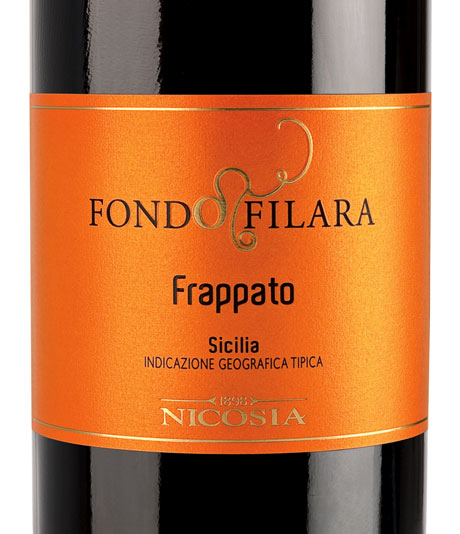 Bottiglia di vino Frappato Fondo Filara Nicosia, Sicilia IGT. Vino rosso siciliano.
