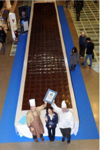 Tavoletta di cioccolato gigante da Guinness dei Primati con chef e certificato.