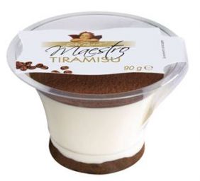 Tiramisù Maestro in confezione. Dessert italiano cremoso al caffè. Dolciumi, pasticceria.