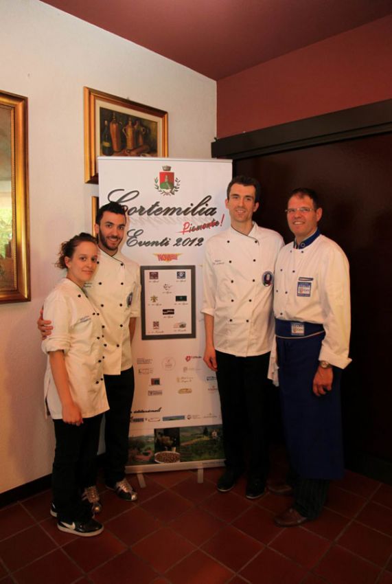 Chef Marco di Lorenzi e staff, vincitori premio Il Miglior Piatto alle Nocciole d'Italia Cortemilia Eventi 2012.
