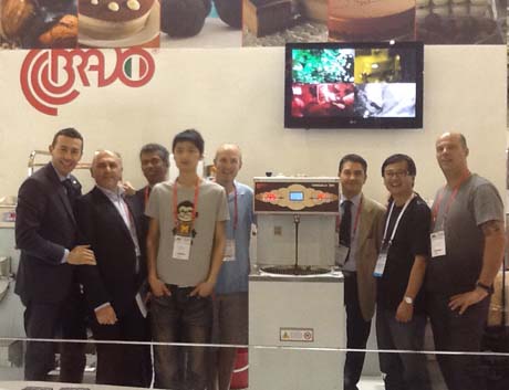 Team Australia vincitore APC con macchina Bravo per cioccolato e dolci.