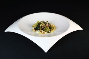 Pasta mischiata alla minestra maritata e latte di mozzarella, piatto gourmet dello chef Rosanna Marziale.