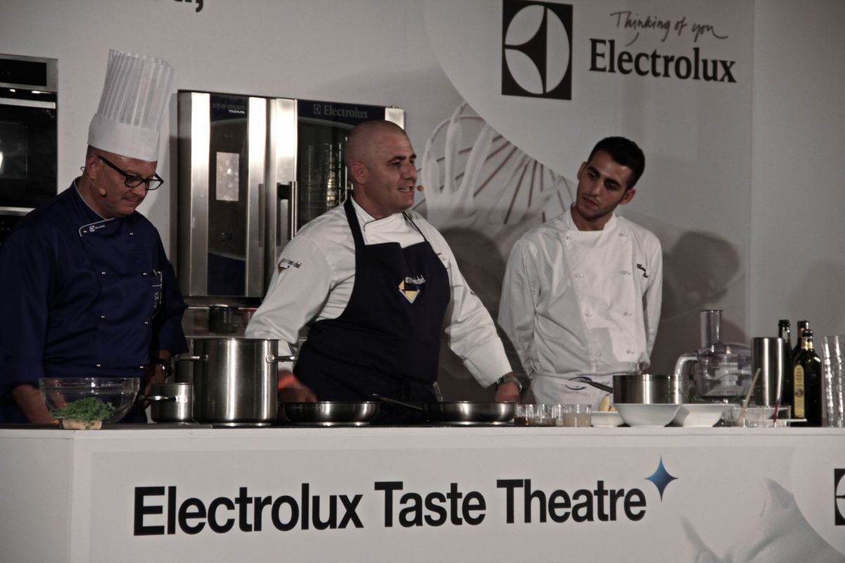 Chef a Taste Theatre Electrolux. Cucina, cuochi professionisti, evento culinario.