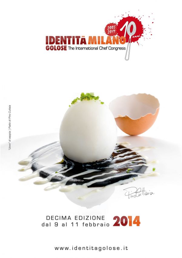 Locandina Identità Golose 2014: piatto gourmet con uovo di seppia e decorazioni. Alta cucina italiana.