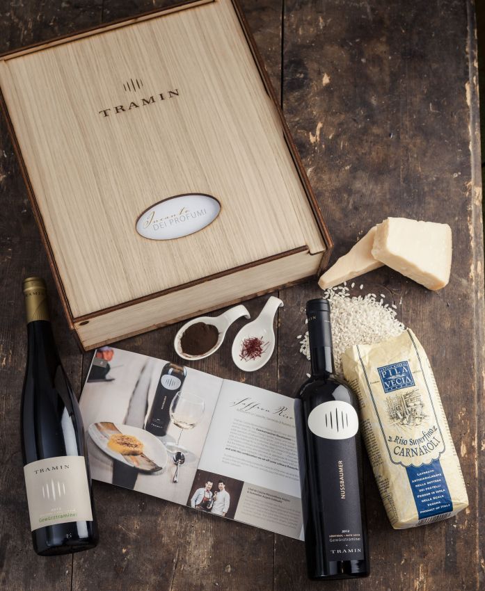 Cesto regalo Tramin: vino, riso Carnaroli, zafferano e formaggio. Degustazione vini altoatesini. #Tramin #vino #AltoAdige (124)