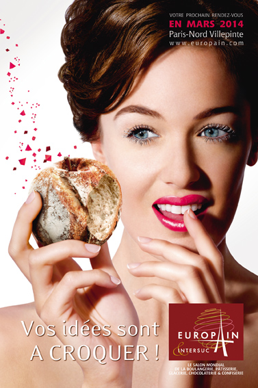 Modella con pane per Europain. Fiera boulangerie, pasticceria, gelateria e cioccolateria a Paris-Nord Villepinte, Marzo 2014.