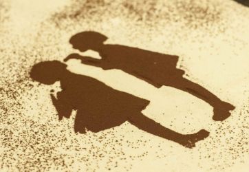 Sagome di bimbi al cioccolato. Idea Chocoday e Eurochocolate. Arte culinaria, dolcezza.