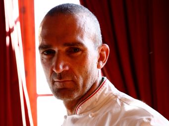 Ritratto di chef italiano. Cucina italiana, alta cucina, ristorante gourmet. Chef Lombardi.