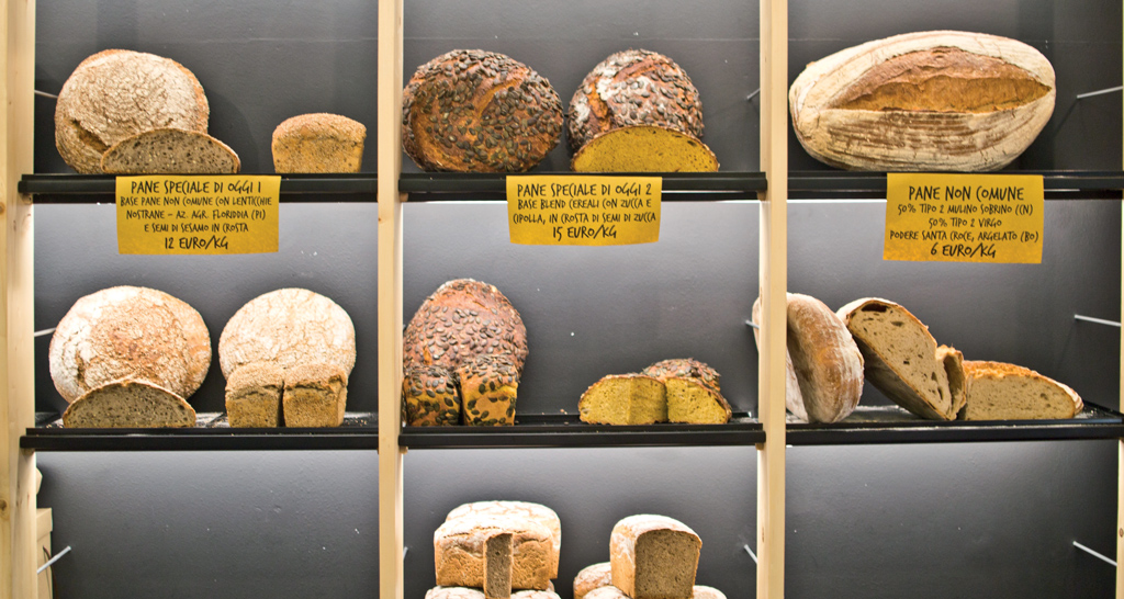 Panificio artigianale: pane fresco con lievito madre, cereali e semi vari. Pane speciale e non comune in vendita.