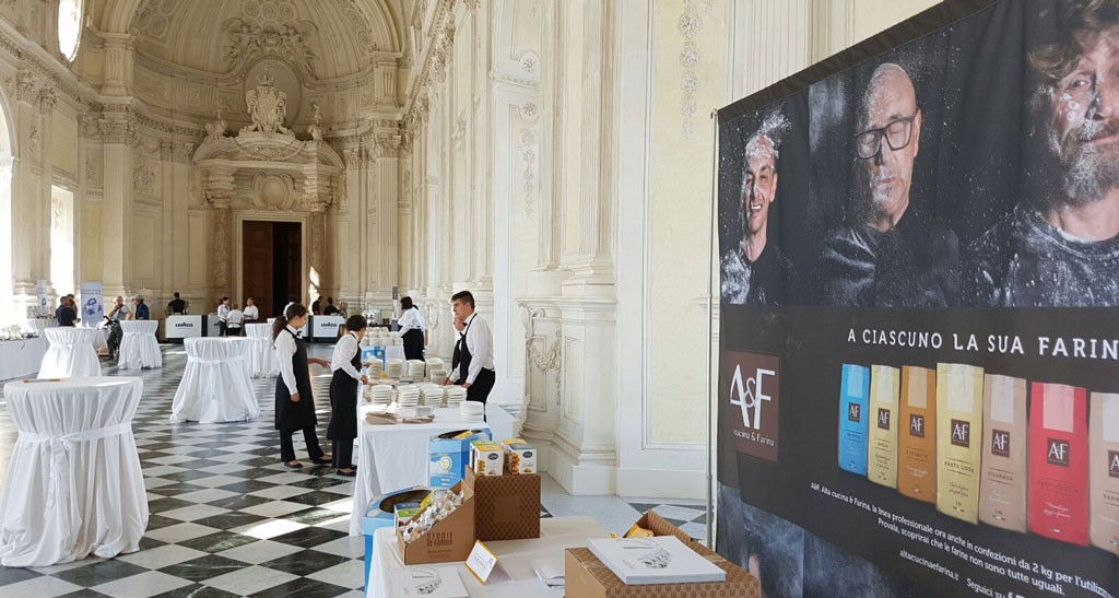 Evento culinario: stand farine A ciascuno la sua farina in location storica. Catering.