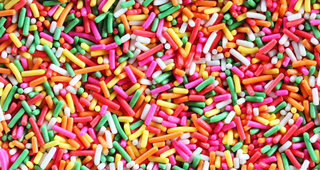 Gli zuccherini arcobaleno invadono social e pasticcerie