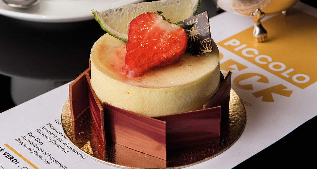Dolce Peck con fragola e lime. Pasticceria artigianale.