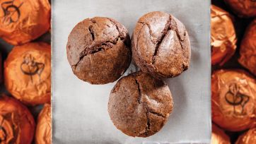 Dolcetti al cioccolato artigianali. Pasticceria italiana, dessert goloso. Prodotti da forno, specialità al cacao.