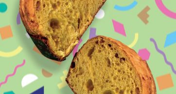 Fetta di panettone artigianale all'albicocca. Dolce lievitato soffice e gustoso.