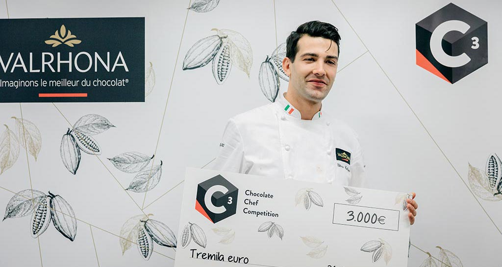 Chef vincitore del concorso C3 Valrhona con assegno da 3.000€. Competizione di cioccolato.