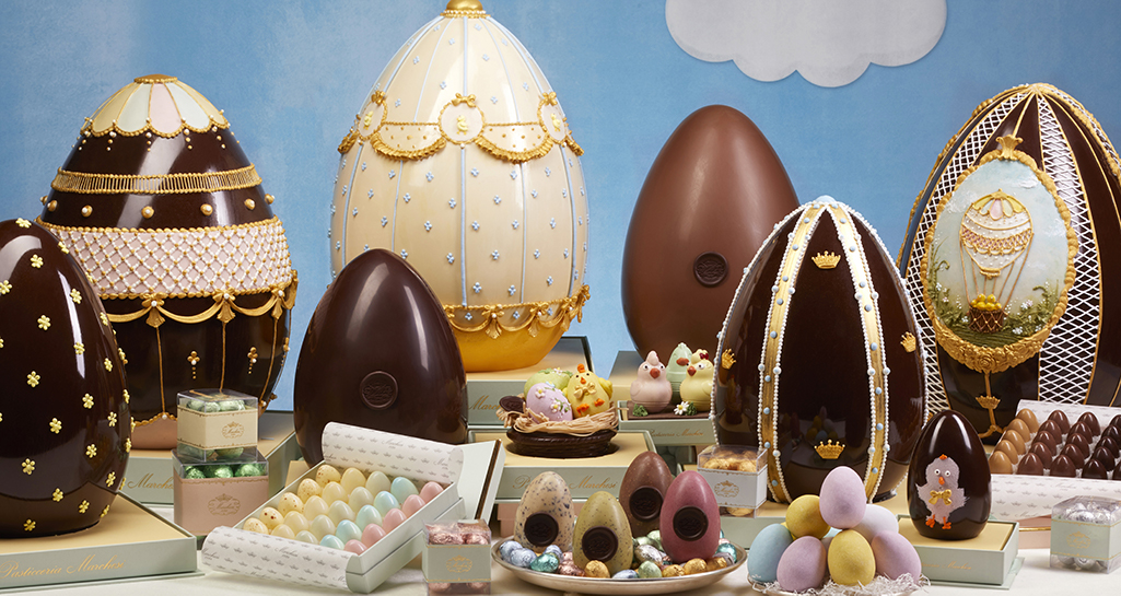 Uova di Pasqua artigianali di cioccolato Marchesi 1824. Decorazioni pasquali, dolci e pulcini di cioccolato.
