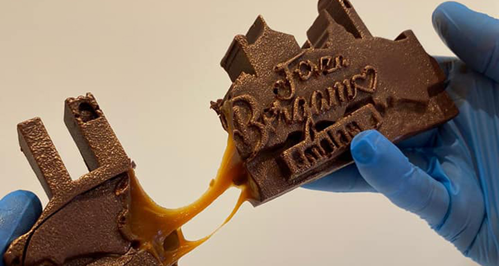 Barretta di cioccolato Cortinovis Bergamo ripiena di caramello. Cioccolato artigianale di Bergamo.