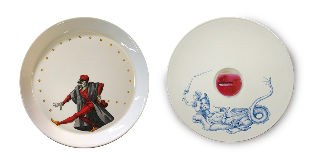 Due piatti decorativi: Pantalone in rosso e cavaliere con drago blu. Design artistico per la tavola.