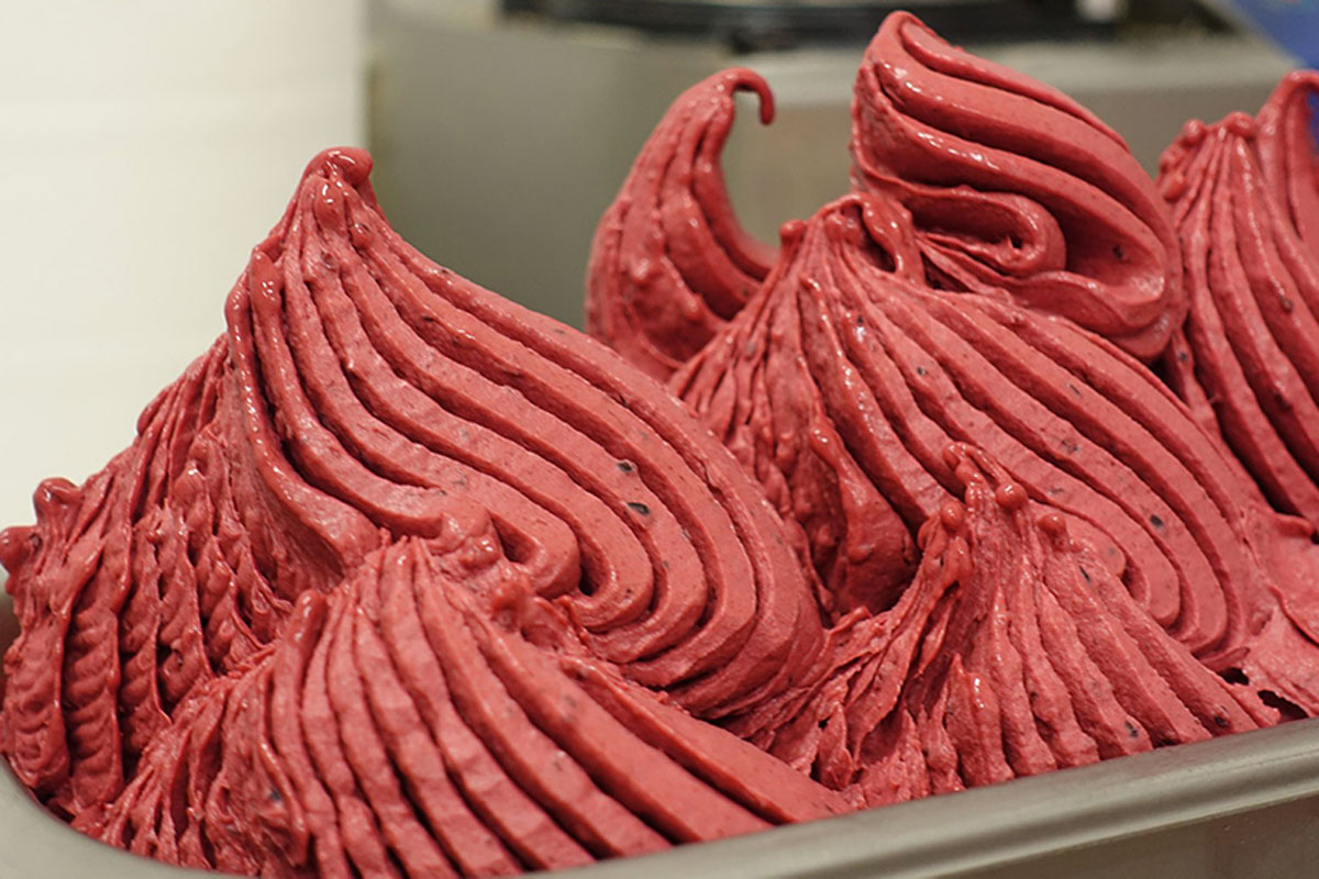 Gelato artigianale rosso. Accademia del Gelato, gusto fruttato.
