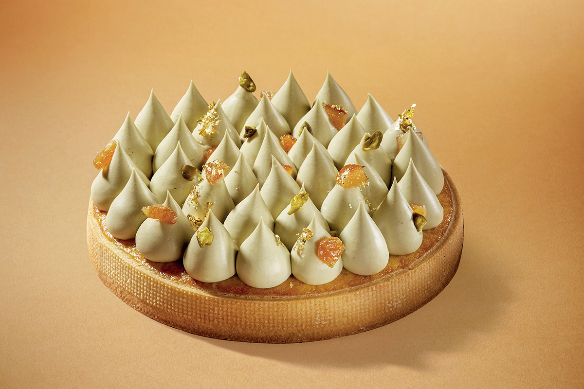 La Zagarella: deliziosa torta con crema, pistacchi e frutta candita.