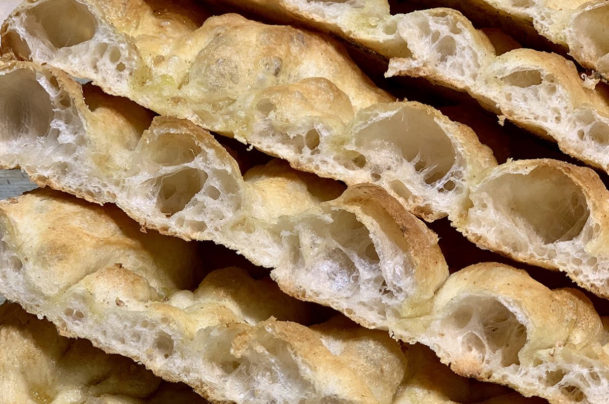 Pala Romana Anima 3Colori. Pizza croccante, alveolata, fatta con grano 100% italiano.