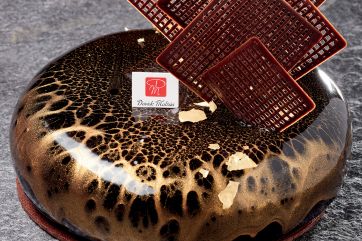 Mont-Rouge di Davide Malizia: torta al cioccolato con decorazioni in cioccolato.