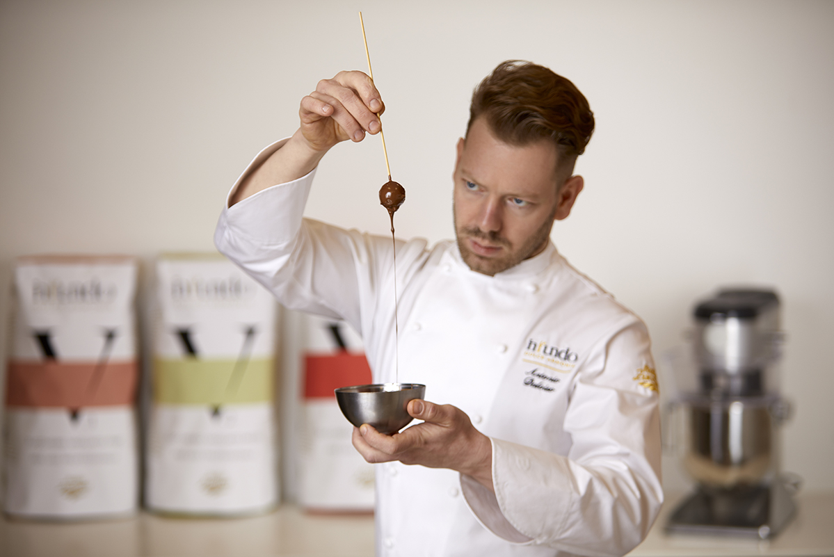 Chef Antonio Daloiso con gelatine Infundo. Vagliato Grande per resa perfetta.