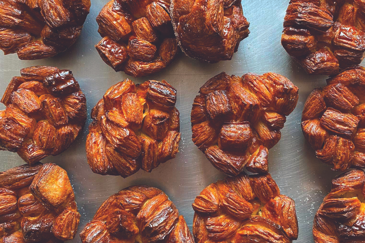 Panini al cardamomo. Deliziosi dolci al cardamomo appena sfornati. Cardamon Buns.